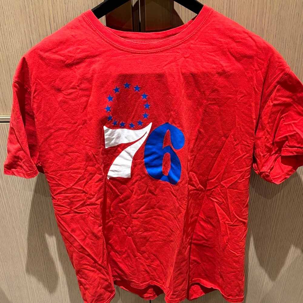 Fanatics Officially licensed Philadelphia 76ers basketball tee